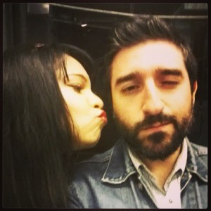 El sábado cumplimos nuestro cuarto aniversario juntos, la mujer que me cambió la vida y día a día me hace replantear muchas cosas que antes ni pasaban por mi cabeza, a veces uno espera que dios te de una señal para saber adonde tenés que ir o por la cual estás acá, ella fué mi señal. El camino recién lo estamos transitando, pasamos buenas y malas, nos caimos y nos levantamos muchas veces, y lo seguiremos haciendo, pero lo haremos JUNTOS. este post en honor a ella.