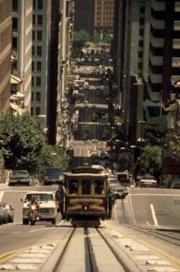 Recorrido actual del antiguo tranvia, bajando la loma de California Street